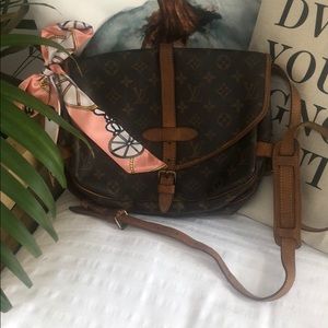 Louis Vuitton saumur 30